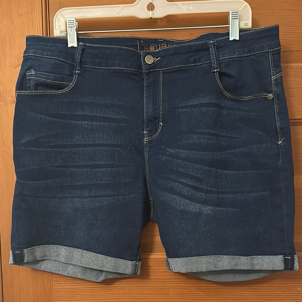 Blue Jean Shorts with Cuffed Hem and Mid-Length Cut